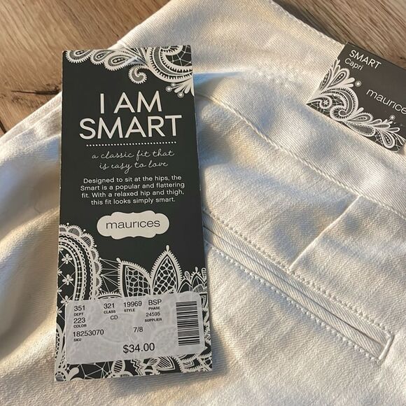 Maurices Women’s Stretch White Classic Fit Capris Sz 7/8 - Picture 9 of 9